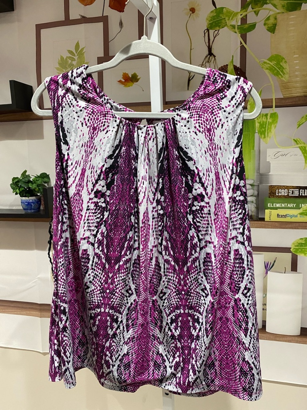 Calvin Klein Purple and White Snake-Print Sleeveless Camisole Tank 2 X. Ptp 25